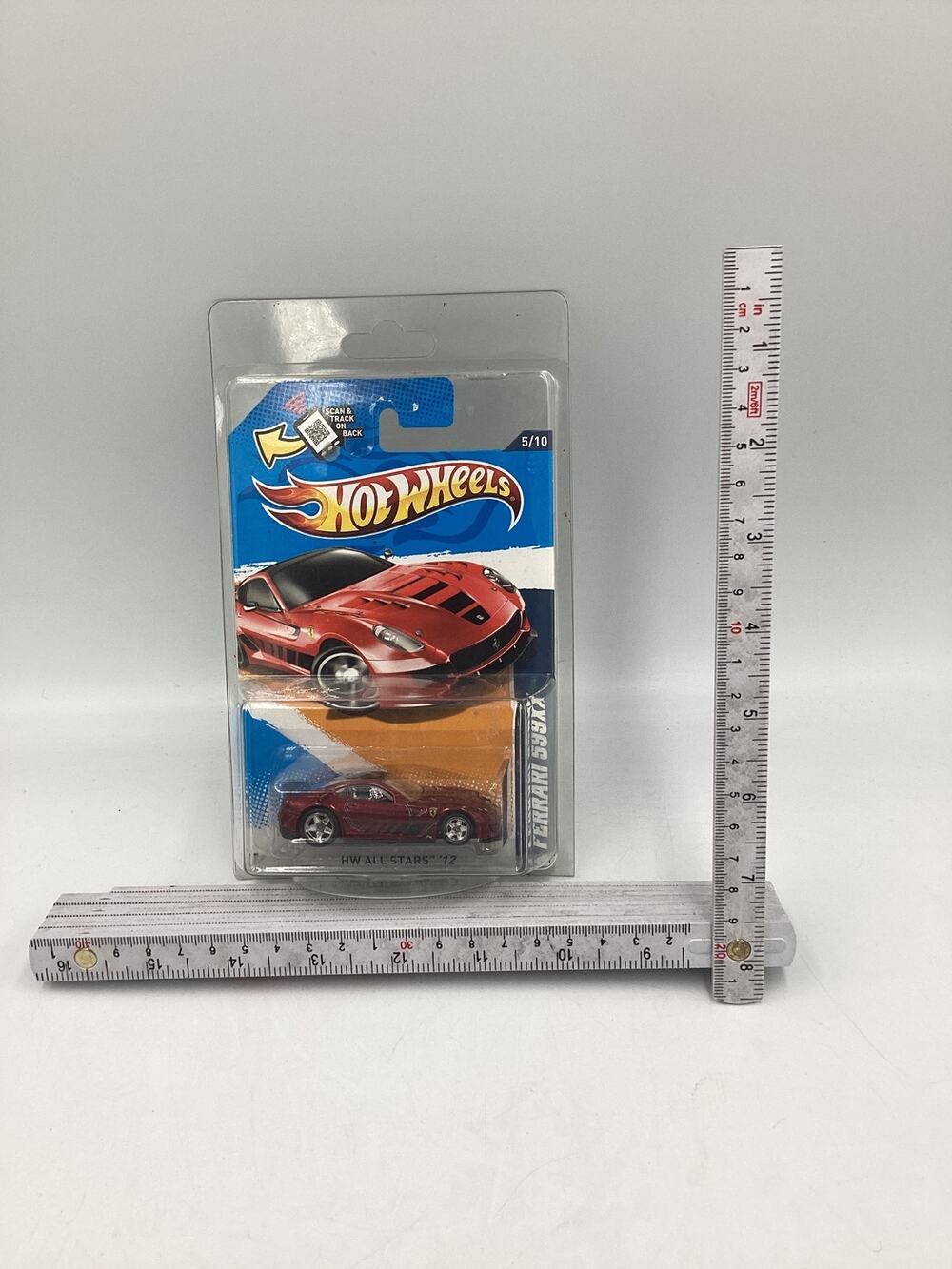 2011 Hot Wheels Super Treasure Hunt Ferrari 599XX Action Figure Sealed
